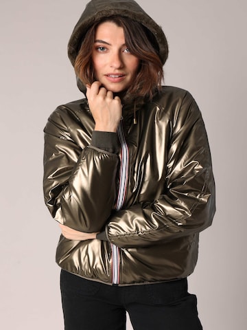 Deeluxe Winterjas ' ISSIA ' in Groen: voorkant