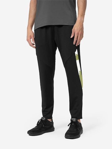 Regular Pantalon de sport 4F en noir : devant