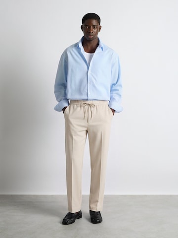 Burocs Regular Pleat-Front Pants in Beige: front