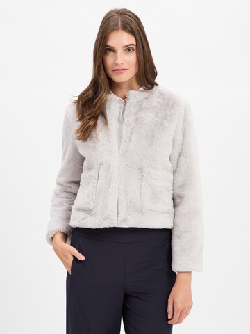 Veste mi-saison Marie Lund en gris : devant