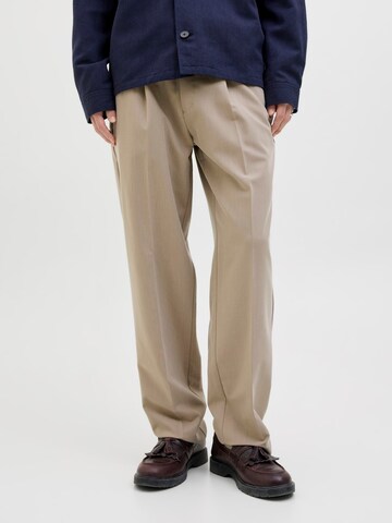 JACK & JONES Loose fit Pleat-Front Pants 'JPRCCKarl JJCameron' in Grey: front