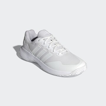 Chaussure de sport 'Gamecourt 2' ADIDAS PERFORMANCE en blanc