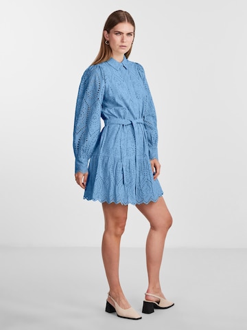 Robe-chemise 'HOLI' Y.A.S en bleu