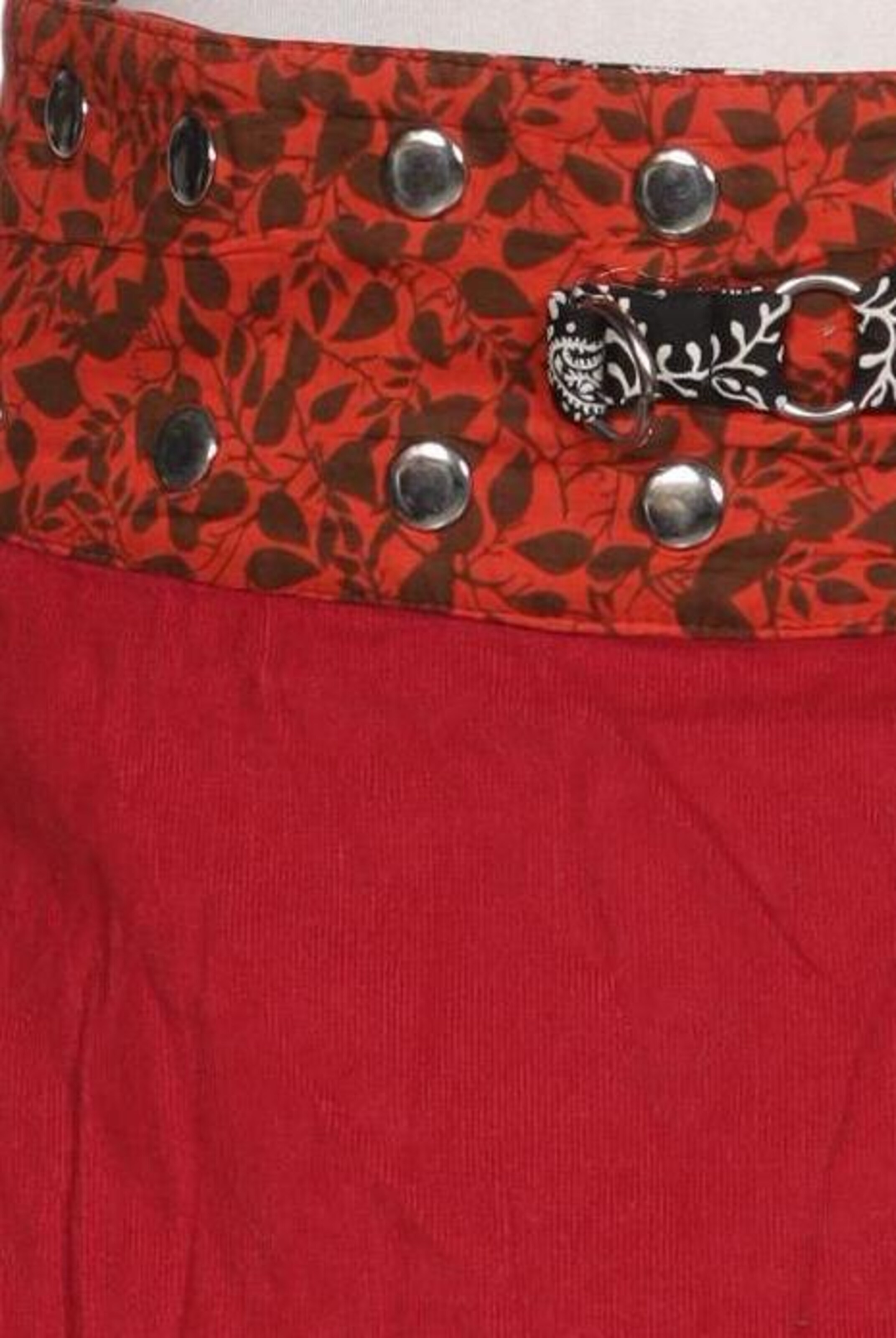 MOSHIKI Skirt in XS-XL in Red