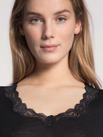 Maglietta intima 'Richesse Lace' di CALIDA in nero