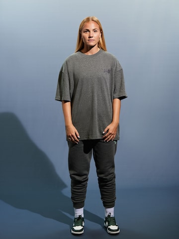 FCBM Tapered Broek 'Marlo' in Grijs