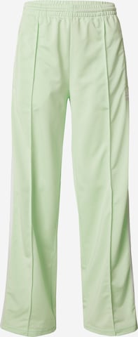 ADIDAS ORIGINALS Wide leg Broek 'Firebird' in Groen: voorkant