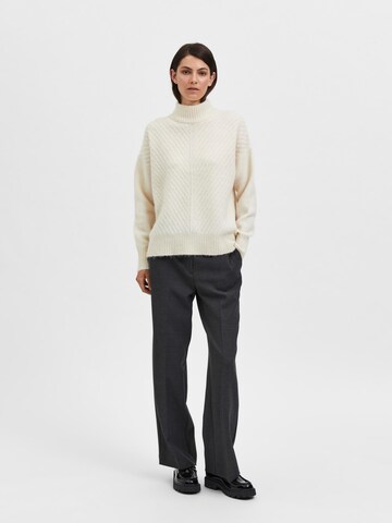 SELECTED FEMME Sweater in Beige