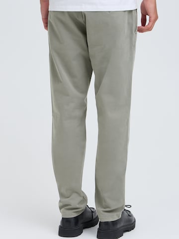 Coupe slim Pantalon chino 'Viggo' Casual Friday en gris