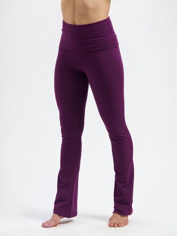 Urban Goddess Yoga & Activewear Flared Sporthose 'Pranafied Yoga & Pilates sports' in Lila