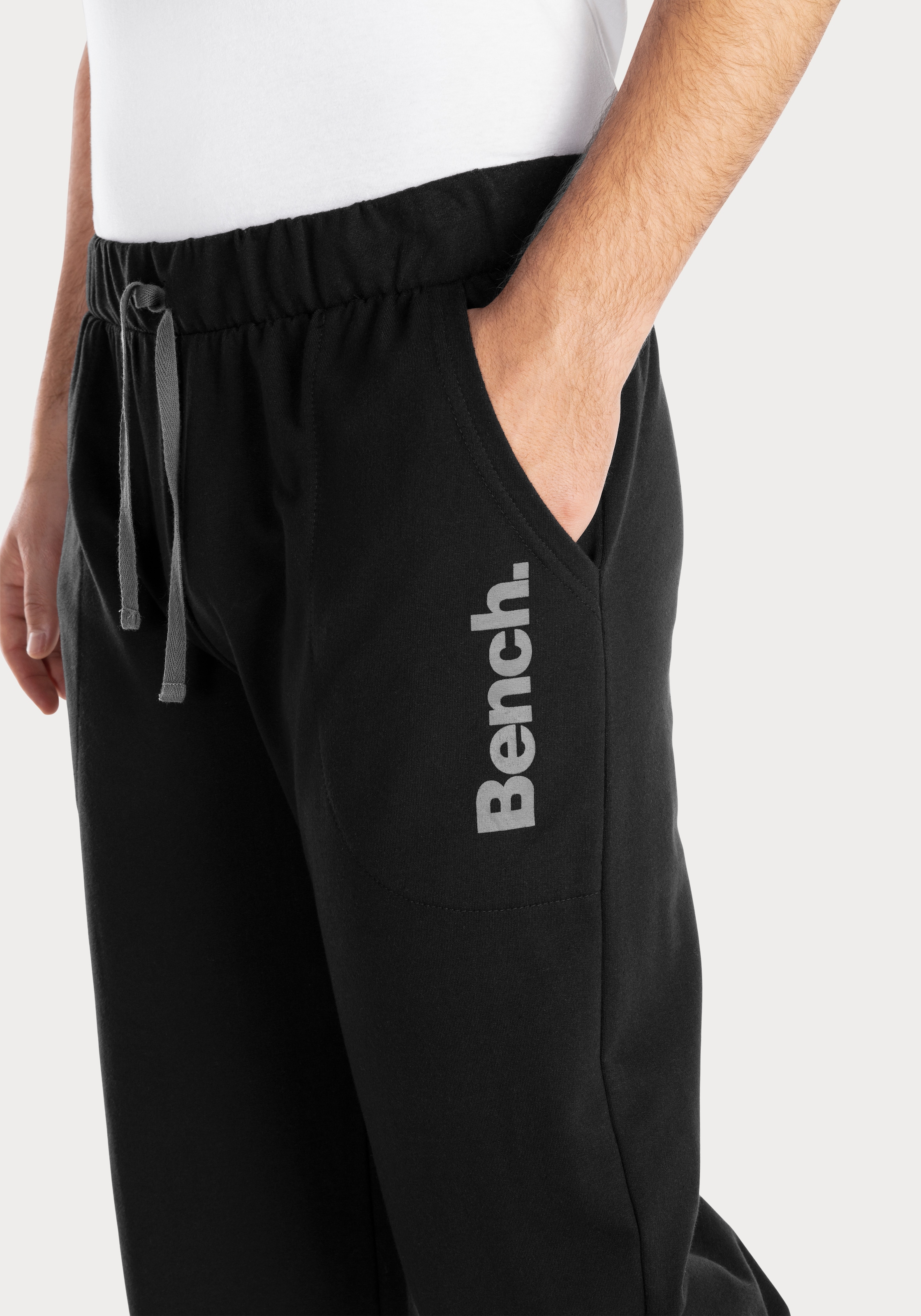 BENCH Relaxhose Schwarz | YOU in ABOUT