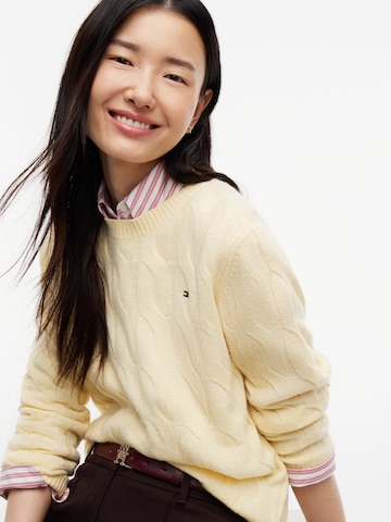 Pulover de la TOMMY HILFIGER pe galben