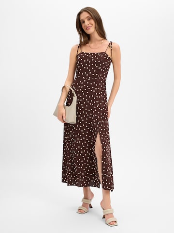 Robe Marie Lund en marron