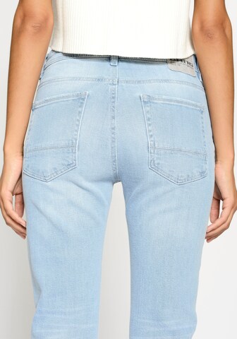 Regular Jean '94Nica' Gang en bleu