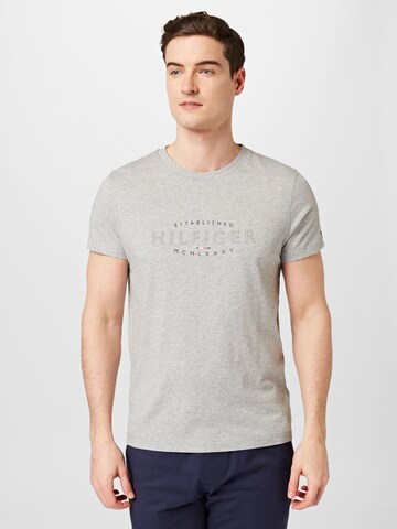 TOMMY HILFIGER - Camiseta en gris: frente