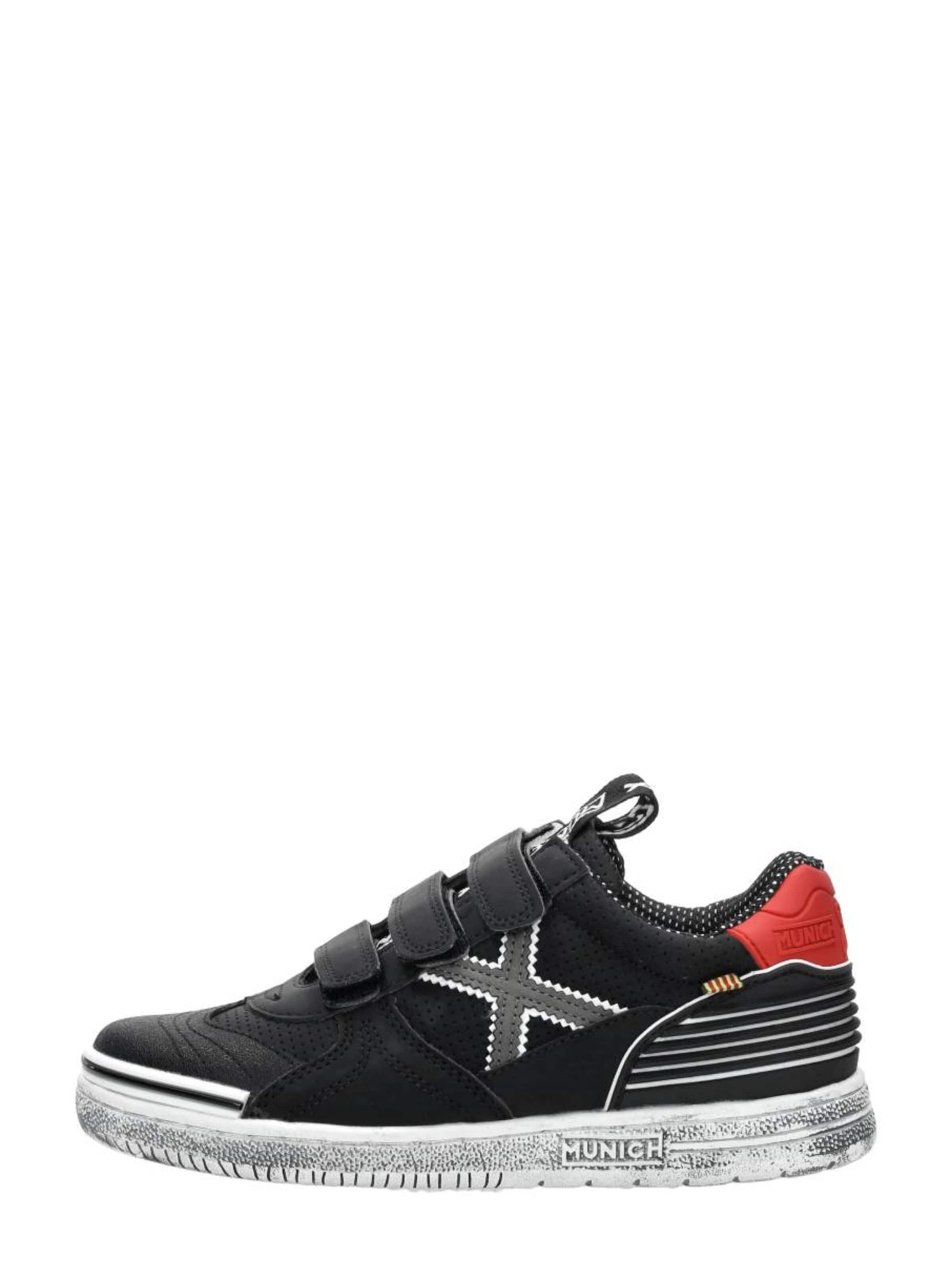 MUNICH Sneakers 'Klittenband Laag' in Black: front