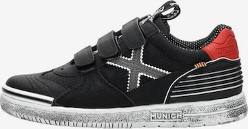 MUNICH Sneakers 'Klittenband Laag' in Black: front