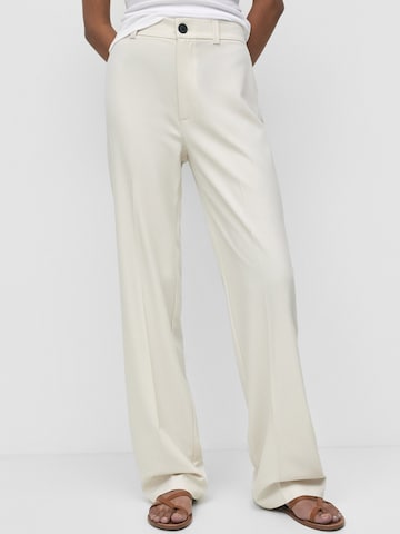 Pull&Bear Regular Панталон с ръб в бяло