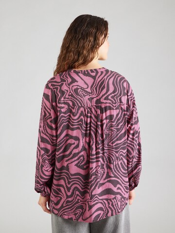 Camicia da donna 'CARITHILDA ANITA' di ONLY Carmakoma in nero