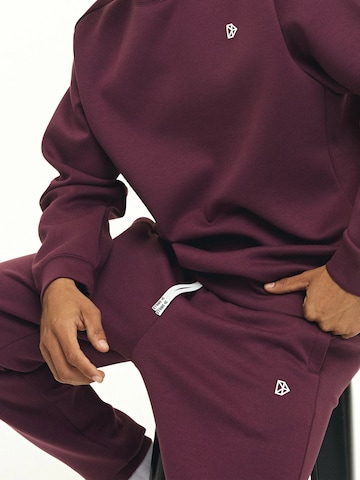 Tapered Pantaloni 'RECREATION Scuba Jogger' di DRILLS Apparel in rosso