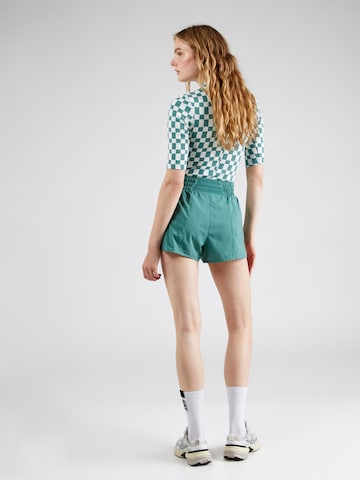 NIKE Regularen Športne hlače 'ONE' | zelena barva