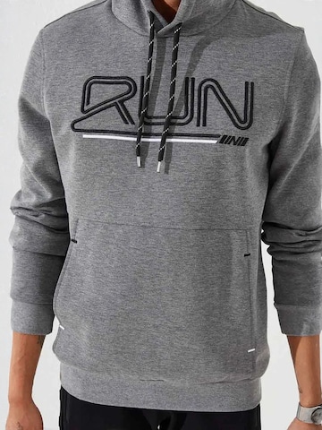 Tommy Life Sweatshirt in Grey