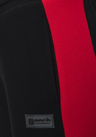 BENCH - Pierna ancha Pantalón en negro