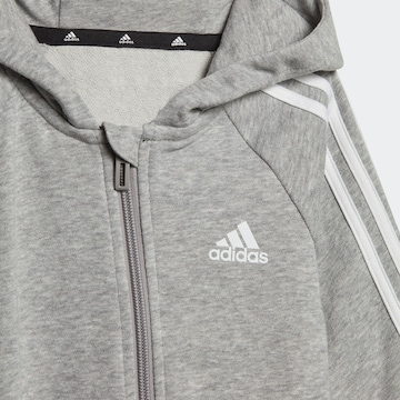 ADIDAS PERFORMANCE Trainingsanzug 'Essentials' in Grau