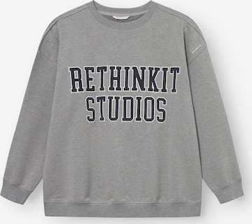 rethinkit studios Sweatshirt in Grey: front