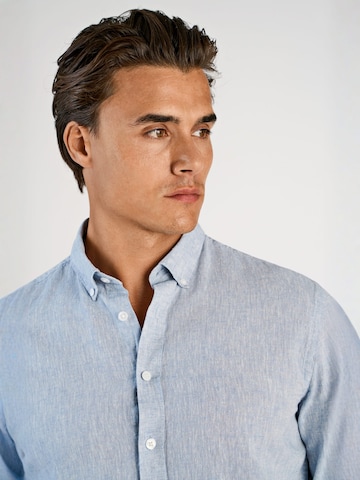 Coupe regular Chemise Lindbergh en bleu