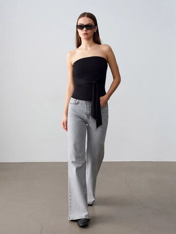 Top di Dilvin in nero