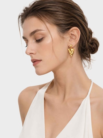 RteRme Ohrringe 'Geometric Triangle Gold Earrings'‌‌‌ in Gold: Vorderseite
