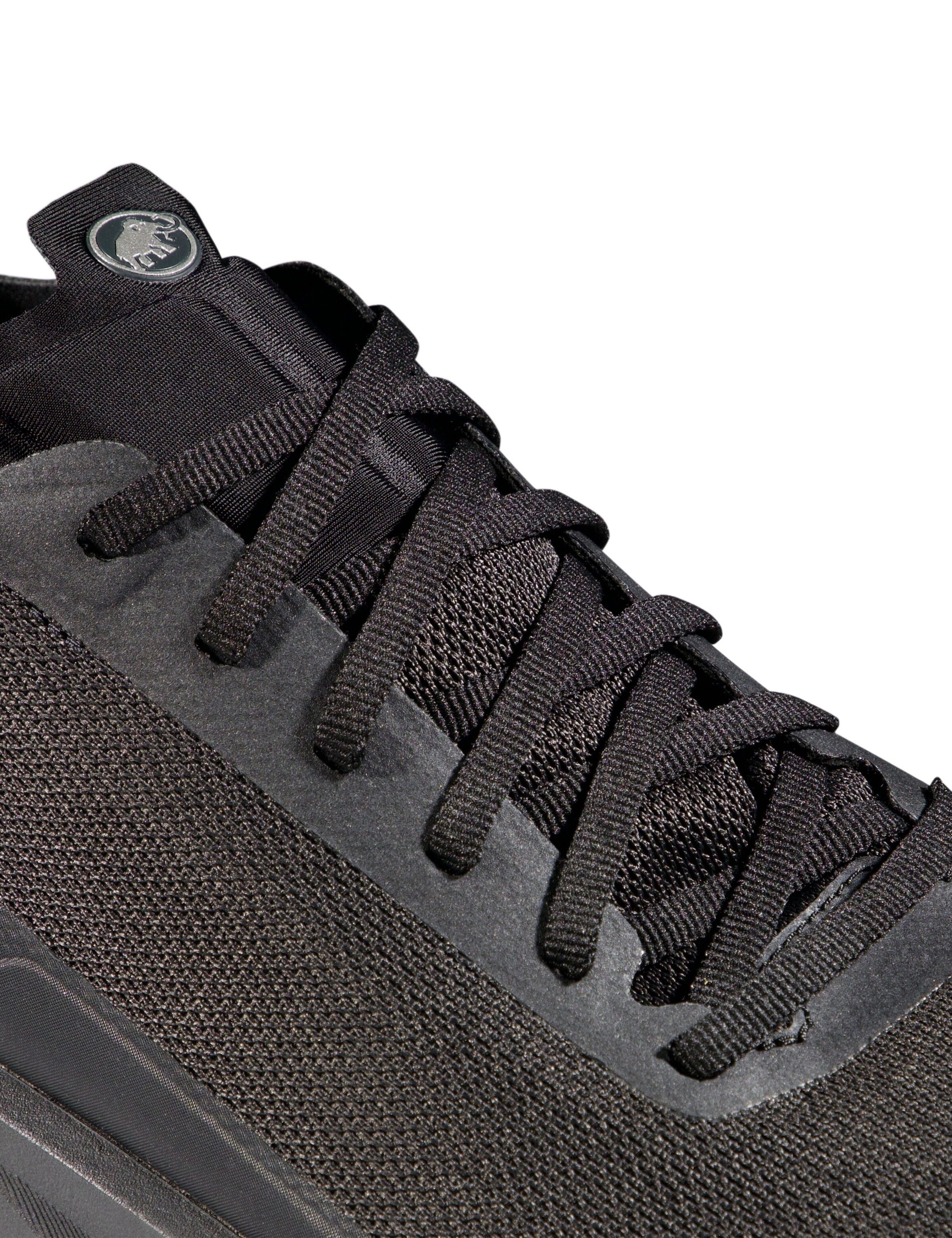 MAMMUT Flats in Black