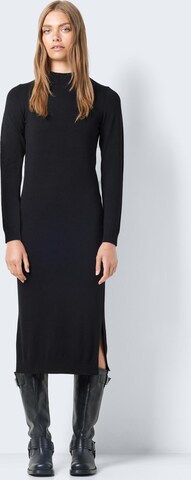 Noisy may Úpletové šaty 'SANDI' – černá