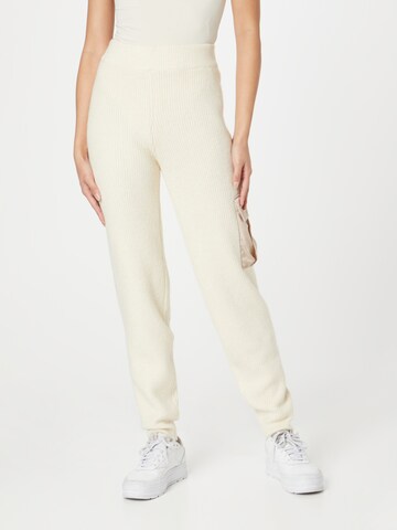 Effilé Pantalon 'NAURA' PIECES en beige : devant