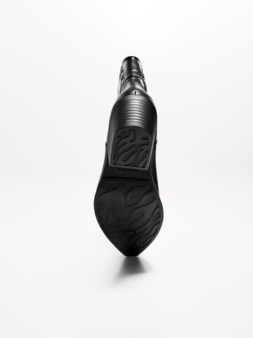 Bershka Kovbojské boty – černá