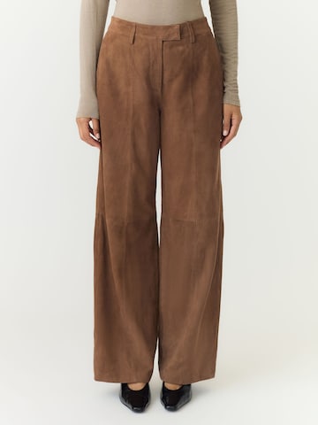 YAS Loosefit Broek 'YASLeura' in Bruin: voorkant