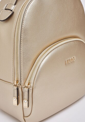 Liu JoRuksak 'Better' - zlatna boja