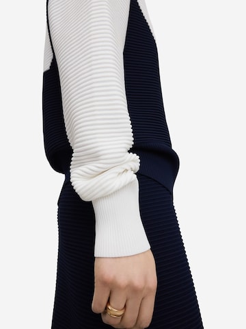 Adolfo Dominguez Sweater in Beige