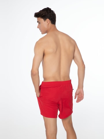 PROTEST Badeshorts 'FASTER' in Rot