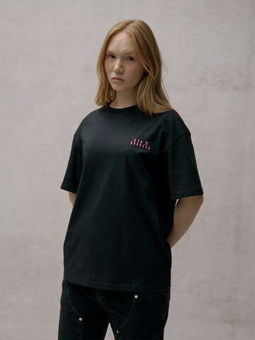 SQUID GAME COLLECTION Shirt in Schwarz: Vorderseite