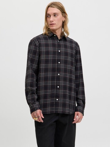 Coupe regular Chemise JACK & JONES en noir : devant