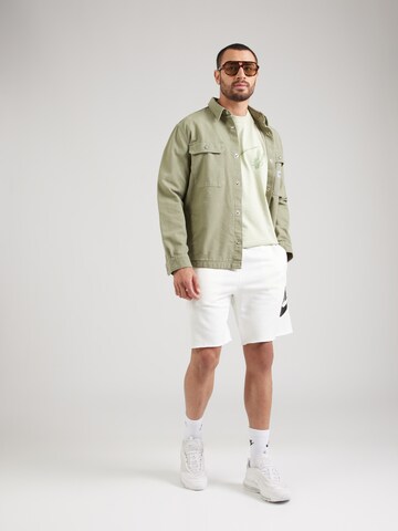 Nike Sportswear Shirt in Green