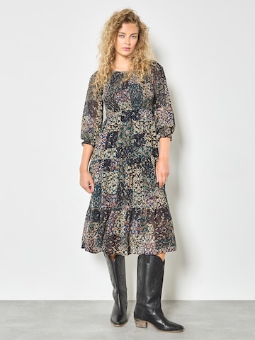 Robe ' ' Apricot en vert : devant