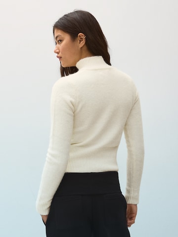 Pullover di Bershka in bianco: dietro