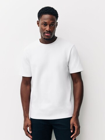 T-Shirt Next en blanc : devant