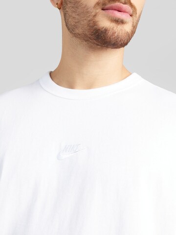 Tricou 'Premium Essentials' de la Nike Sportswear pe alb