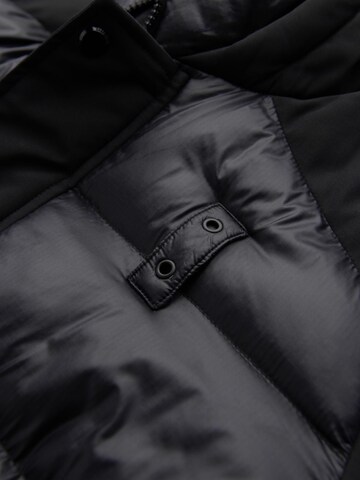 Ombre Winter Jacket in Black