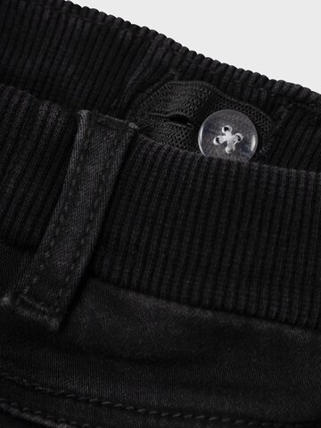 Tapered Jeans 'NMMBEN' di NAME IT in nero