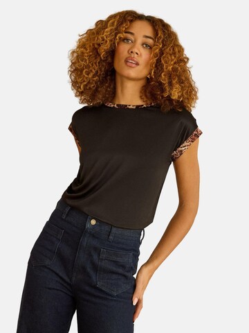 Tricou de la love & roses pe negru: față